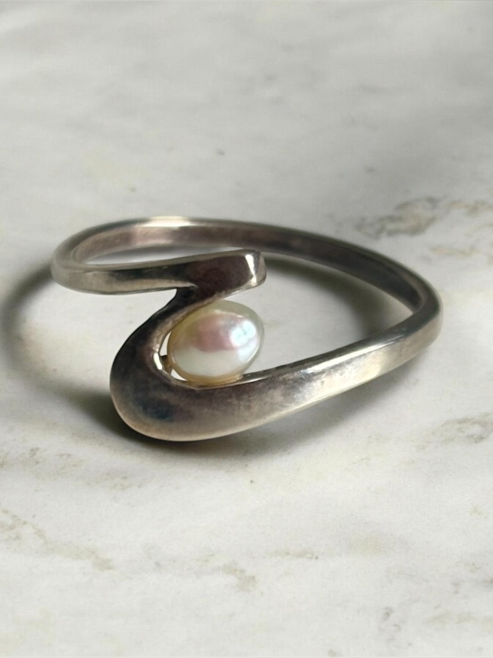 Vintage Avon 1990 Sterling Silver Freshwater Pearl Minimalist Ring STG Size 8